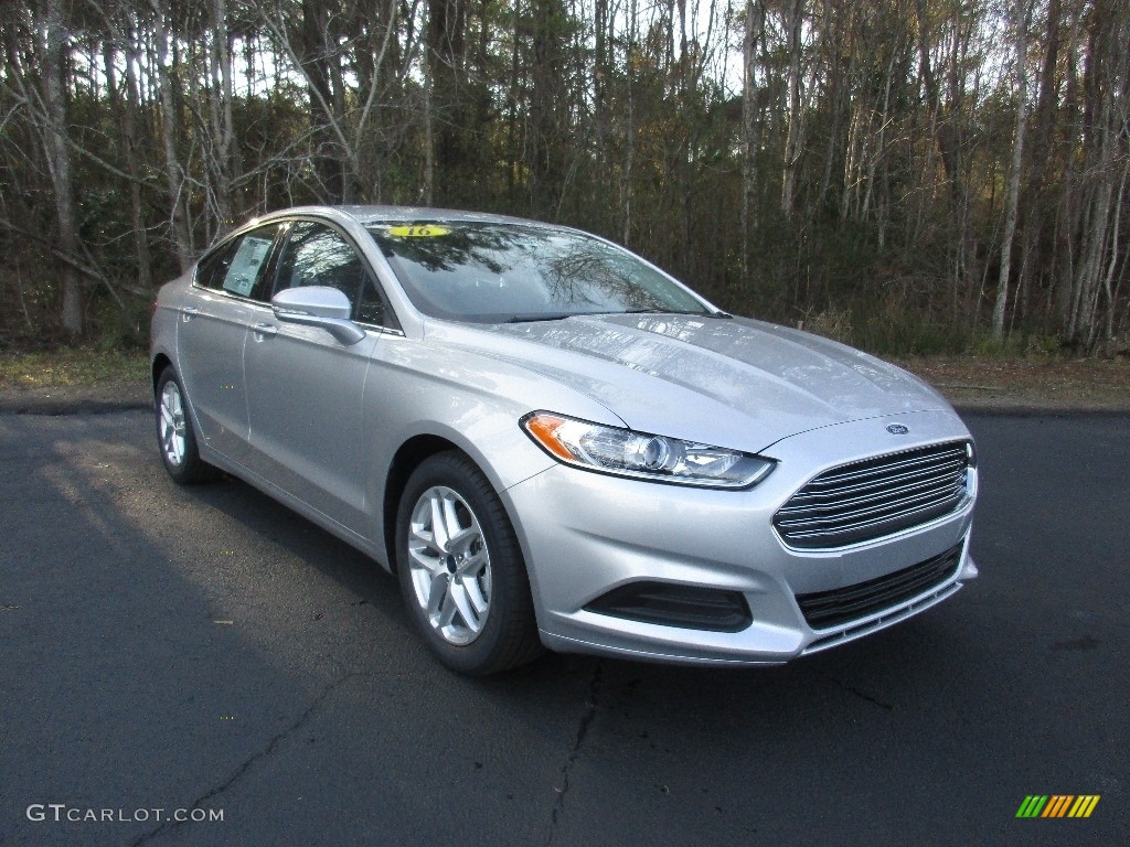 2016 Fusion SE - Ingot Silver Metallic / Charcoal Black photo #1