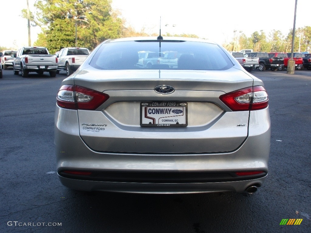 2016 Fusion SE - Ingot Silver Metallic / Charcoal Black photo #4