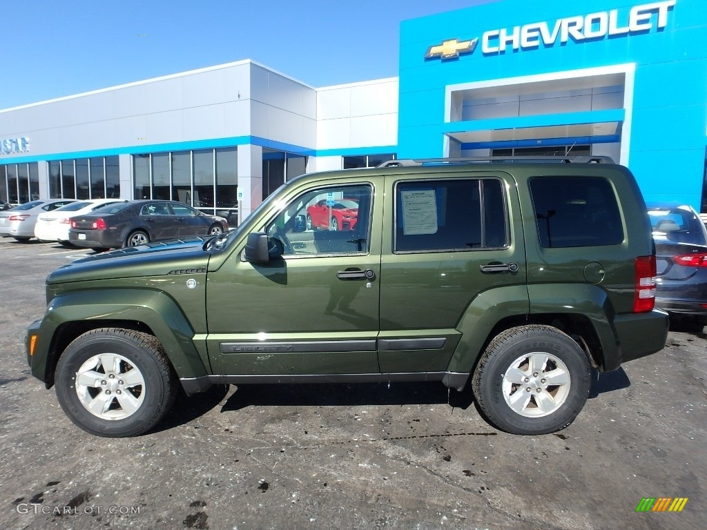 2009 Liberty Sport 4x4 - Jeep Green Metallic / Pastel Pebble Beige Mckinley Leather photo #3