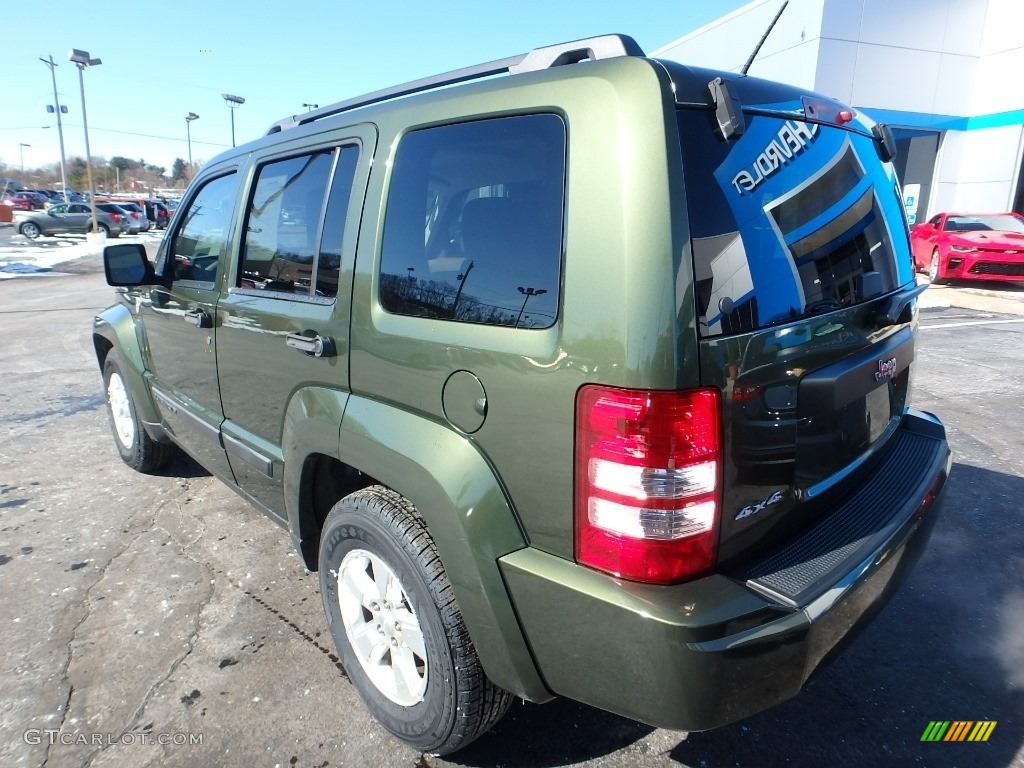 2009 Liberty Sport 4x4 - Jeep Green Metallic / Pastel Pebble Beige Mckinley Leather photo #4