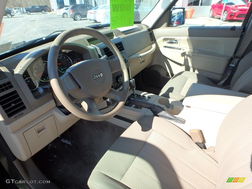 2009 Liberty Sport 4x4 - Jeep Green Metallic / Pastel Pebble Beige Mckinley Leather photo #24