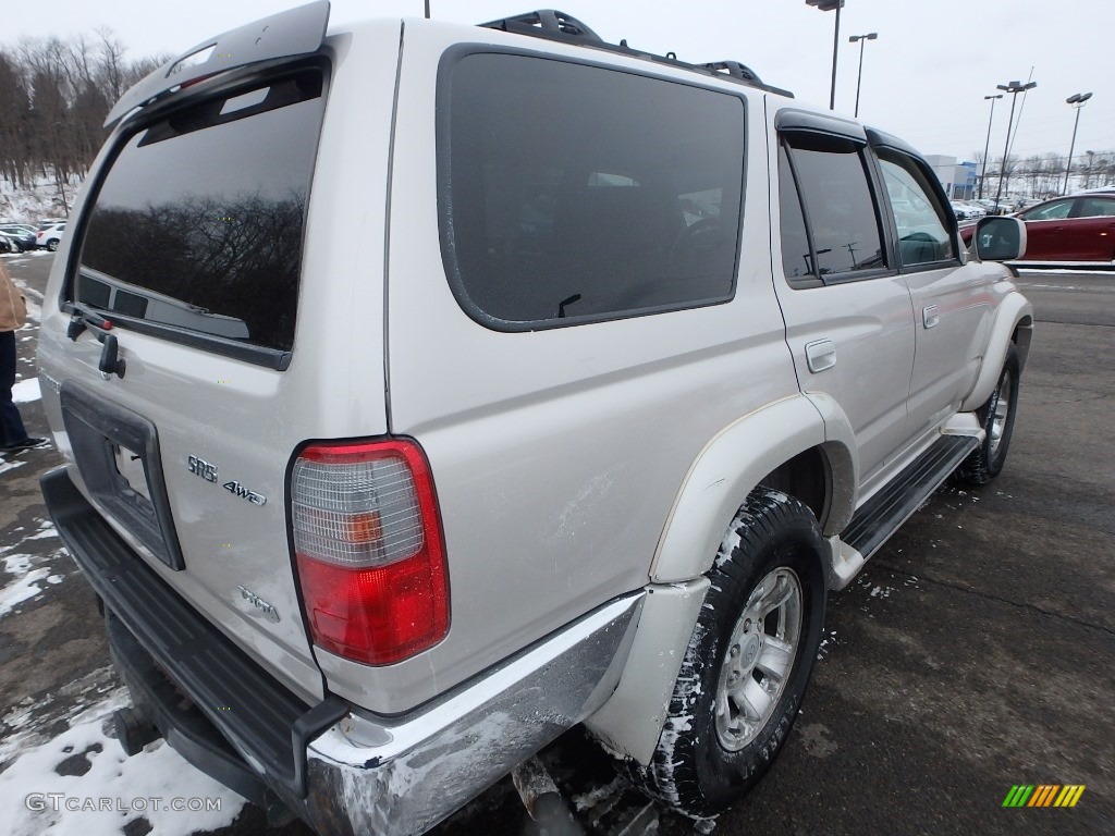 2000 4Runner SR5 4x4 - Millennium Silver Metallic / Oak photo #4