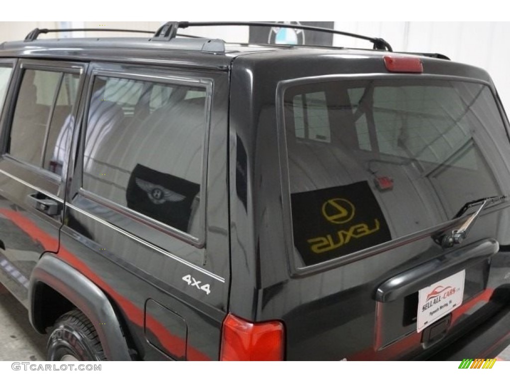 1998 Cherokee Sport 4x4 - Black / Mist Gray photo #86