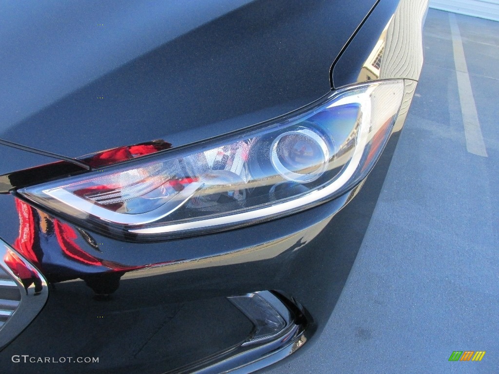 2017 Elantra SE - Black / Black photo #9