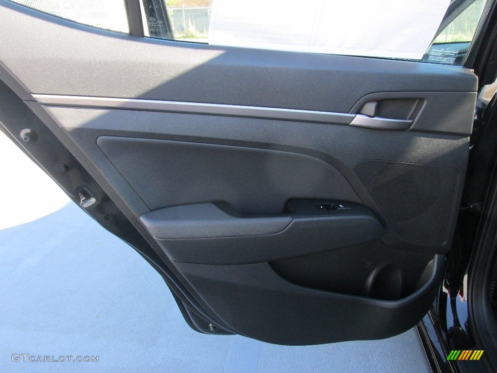 2017 Elantra SE - Black / Black photo #17
