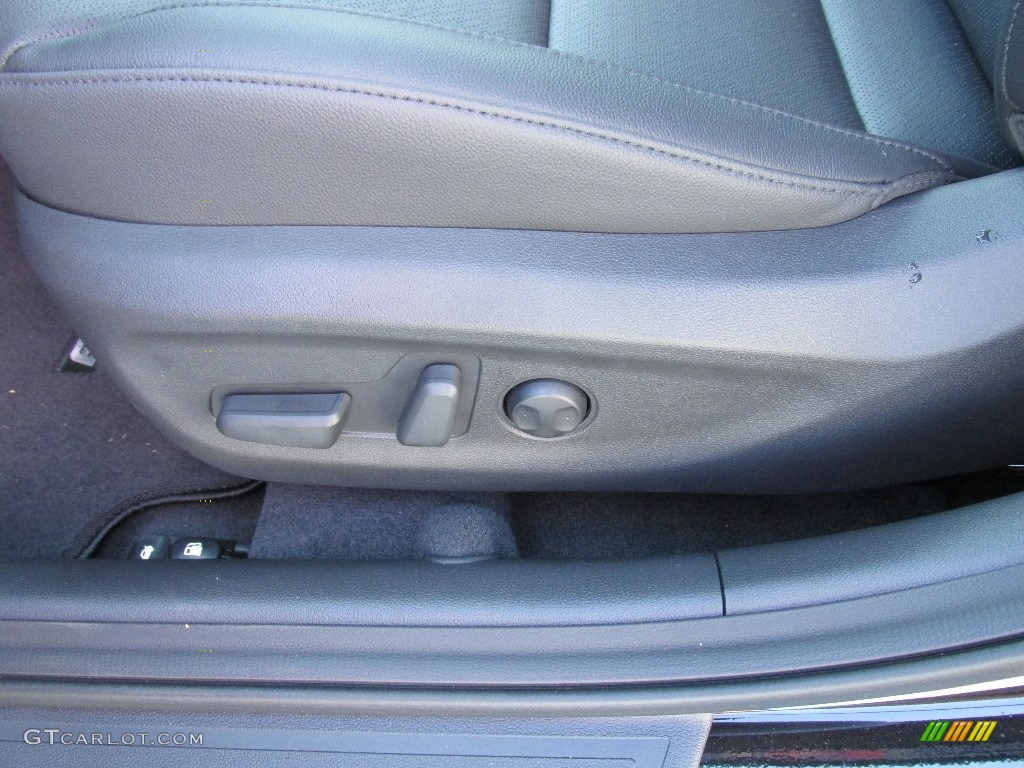 2017 Elantra SE - Black / Black photo #23
