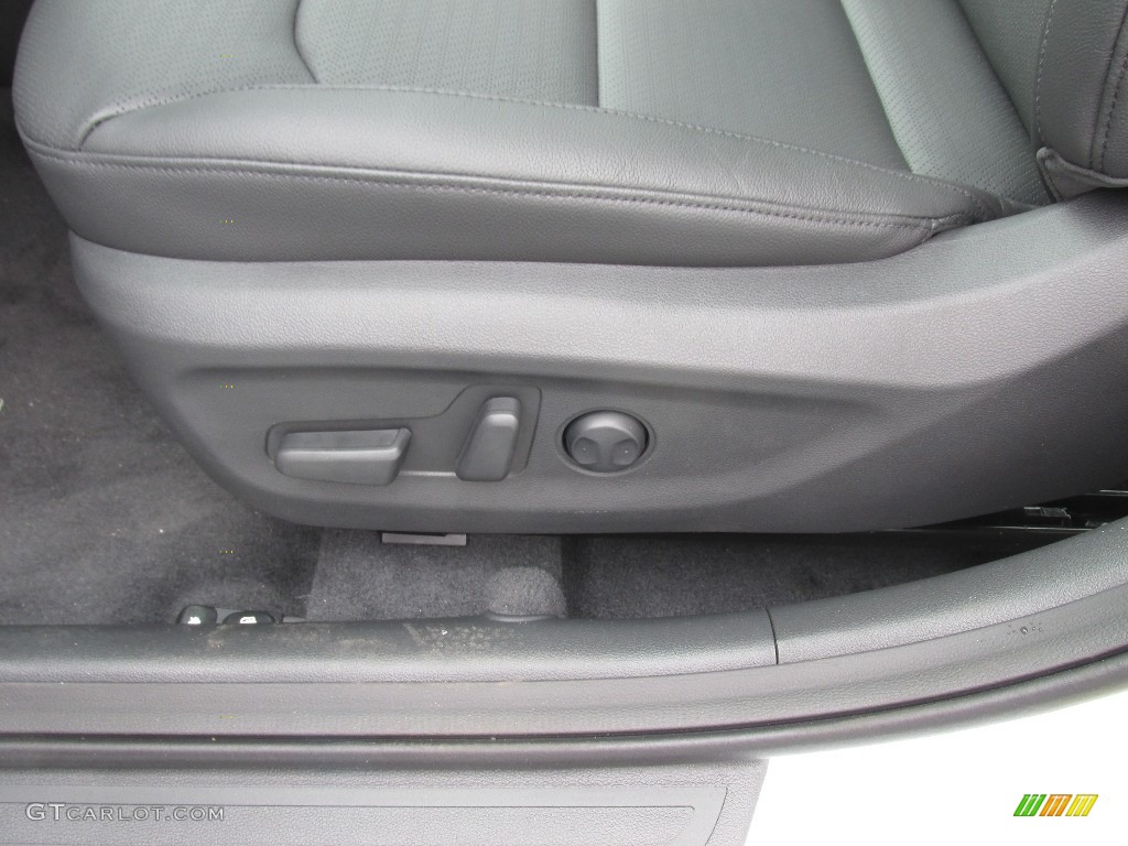 2017 Elantra SE - White / Black photo #23