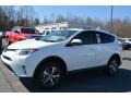 Super White - RAV4 XLE Photo No. 3