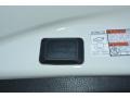 Super White - RAV4 XLE Photo No. 11