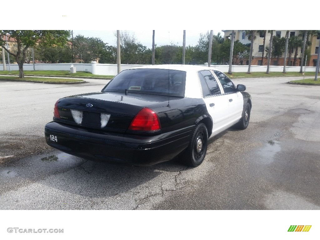 2005 Crown Victoria Police Interceptor - Black and White / Medium Parchment photo #5