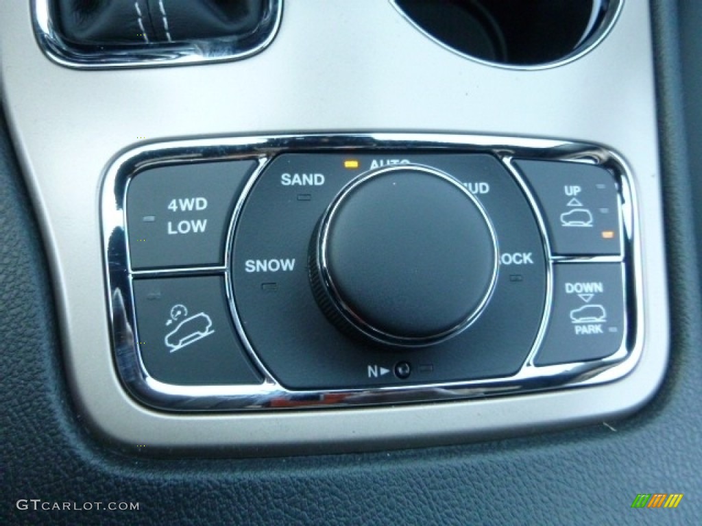 2016 Jeep Grand Cherokee Overland 4x4 Controls Photo #110905084