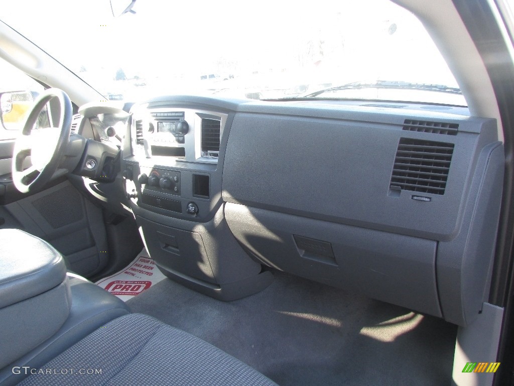 2008 Ram 3500 SLT Quad Cab 4x4 Dually - Brilliant Black Crystal Pearl / Medium Slate Gray photo #18
