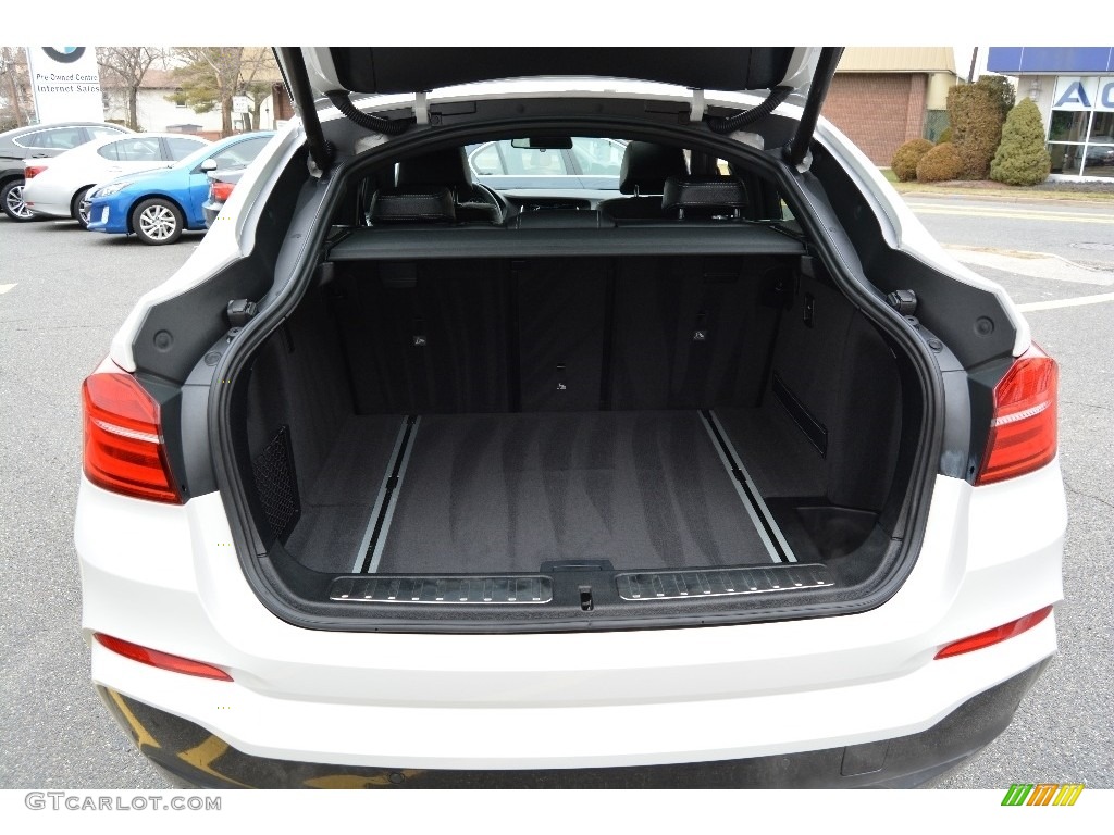 2016 BMW X4 xDrive35i Trunk Photos