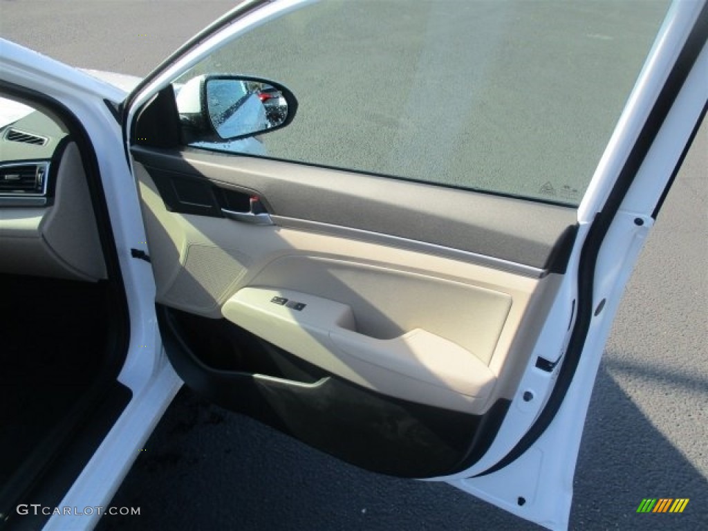 2017 Elantra SE - White / Beige photo #11