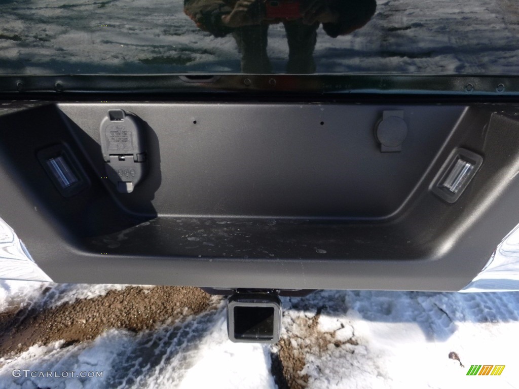 2016 F150 XL SuperCrew 4x4 - Green Gem / Medium Earth Gray photo #4