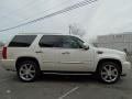 White Diamond Tricoat - Escalade Luxury AWD Photo No. 4