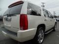 White Diamond Tricoat - Escalade Luxury AWD Photo No. 5