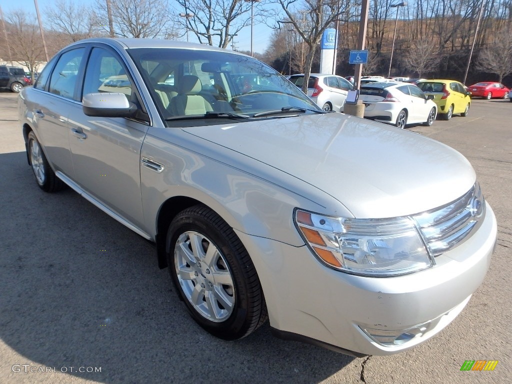 2009 Taurus SE - Brilliant Silver Metallic / Medium Light Stone photo #7