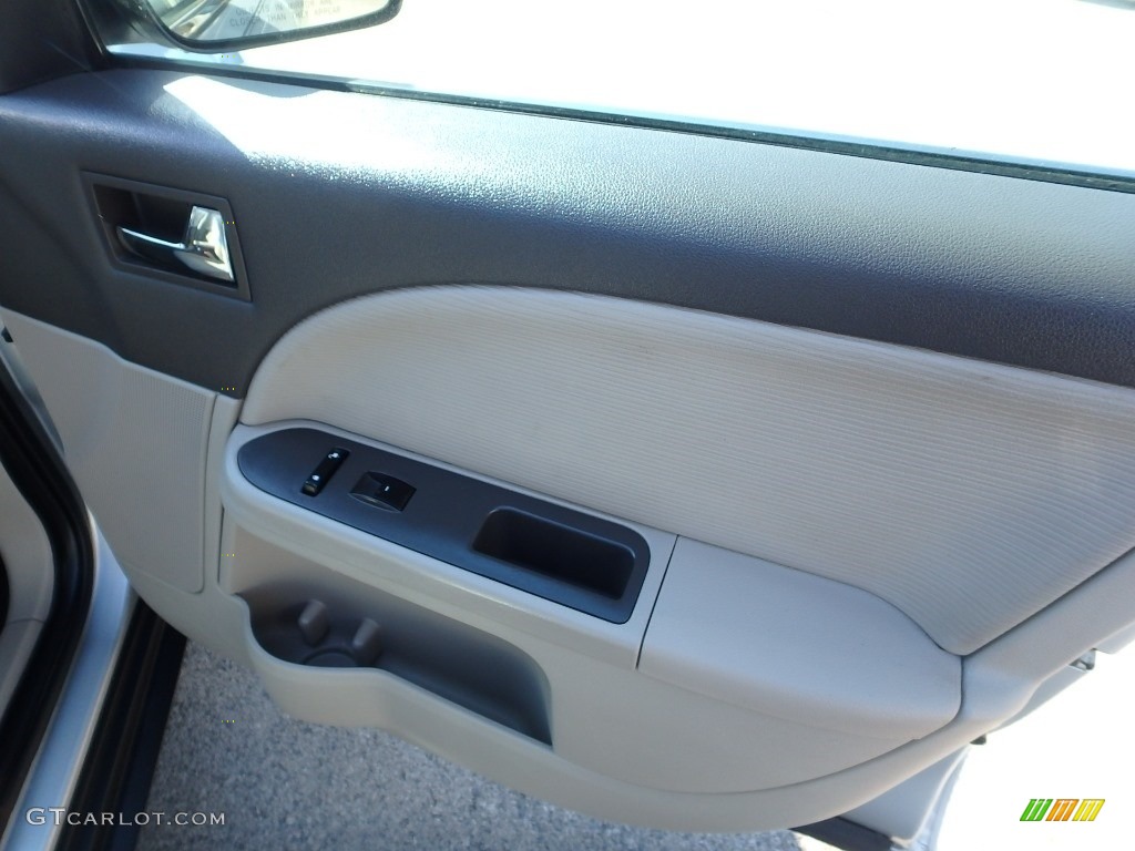 2009 Taurus SE - Brilliant Silver Metallic / Medium Light Stone photo #12