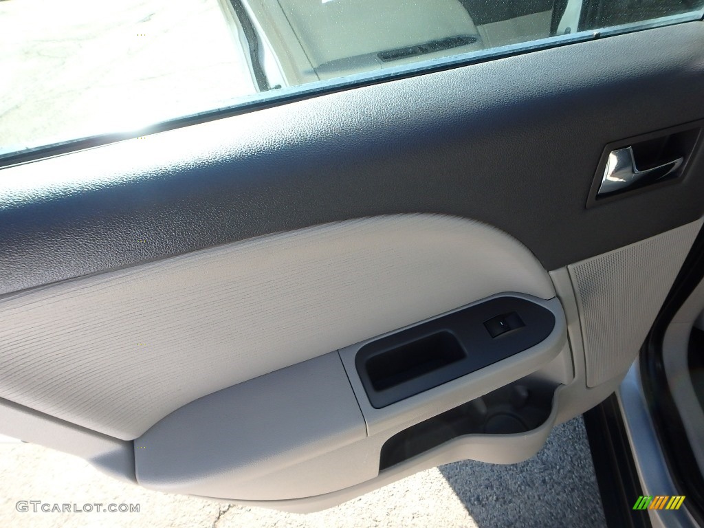 2009 Taurus SE - Brilliant Silver Metallic / Medium Light Stone photo #19