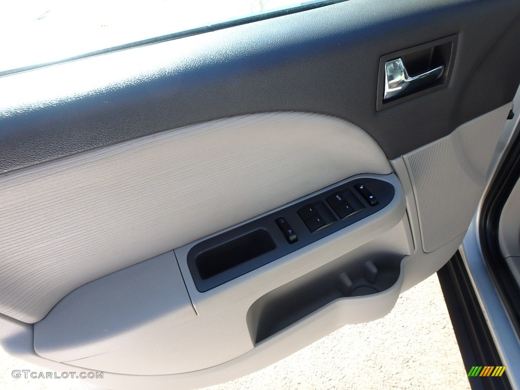 2009 Taurus SE - Brilliant Silver Metallic / Medium Light Stone photo #20