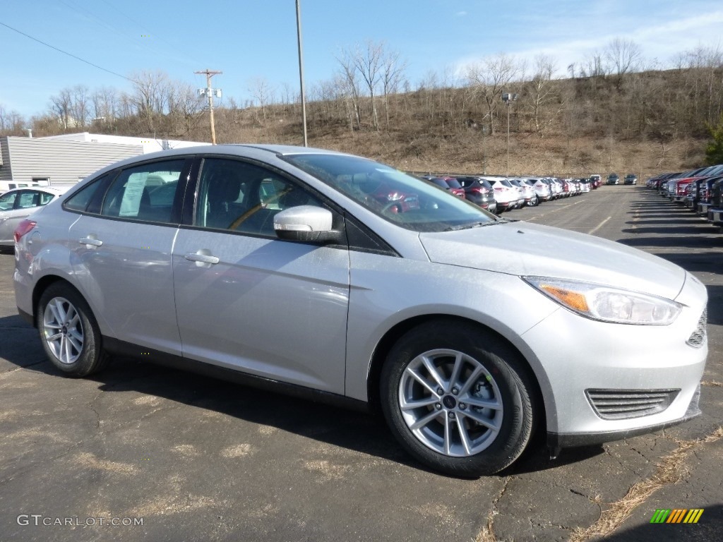 2016 Focus SE Sedan - Ingot Silver / Charcoal Black photo #1