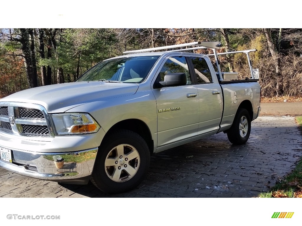 2012 Ram 1500 SLT Quad Cab 4x4 - Bright Silver Metallic / Dark Slate Gray/Medium Graystone photo #3