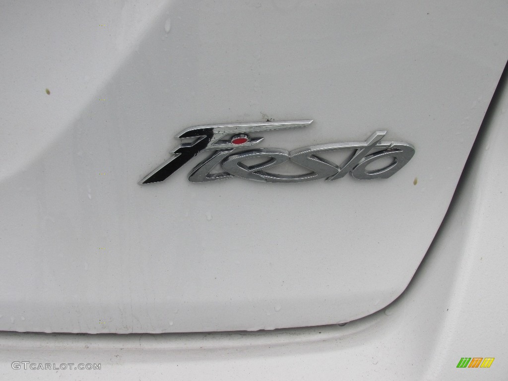 2015 Fiesta SE Sedan - Oxford White / Charcoal Black photo #15