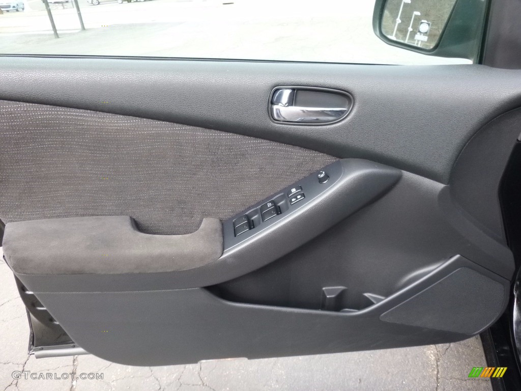 2011 Altima 2.5 S - Super Black / Charcoal photo #13