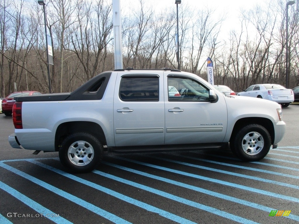 2011 Avalanche LS 4x4 - Sheer Silver Metallic / Ebony photo #13