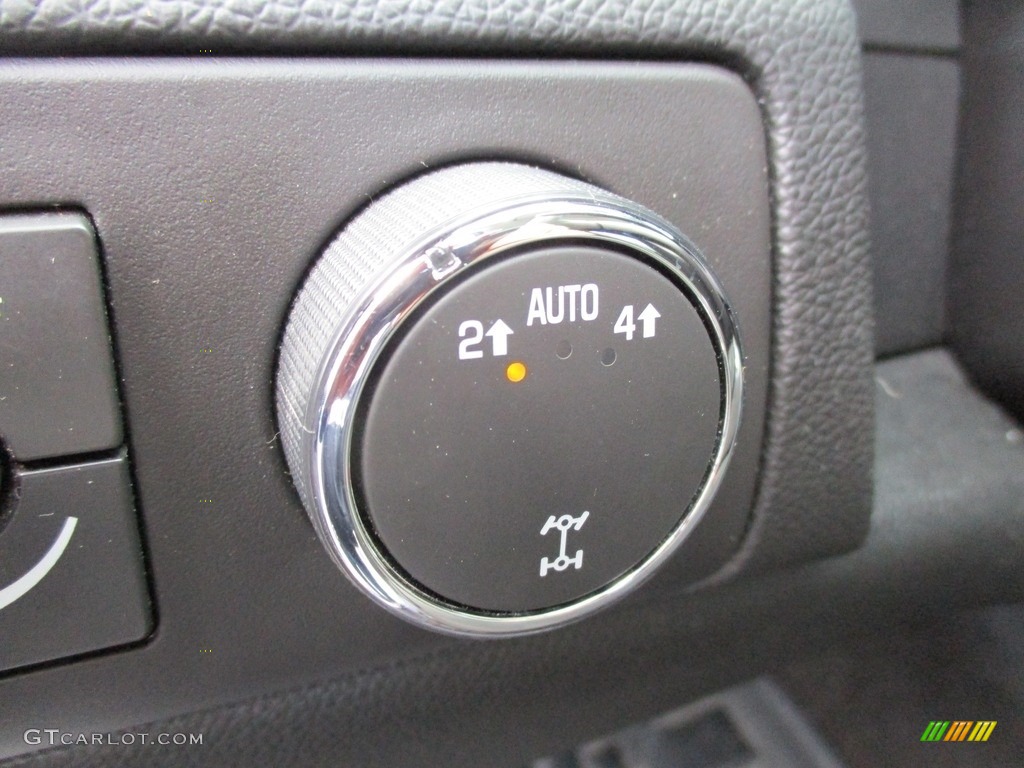 2011 Avalanche LS 4x4 - Sheer Silver Metallic / Ebony photo #30