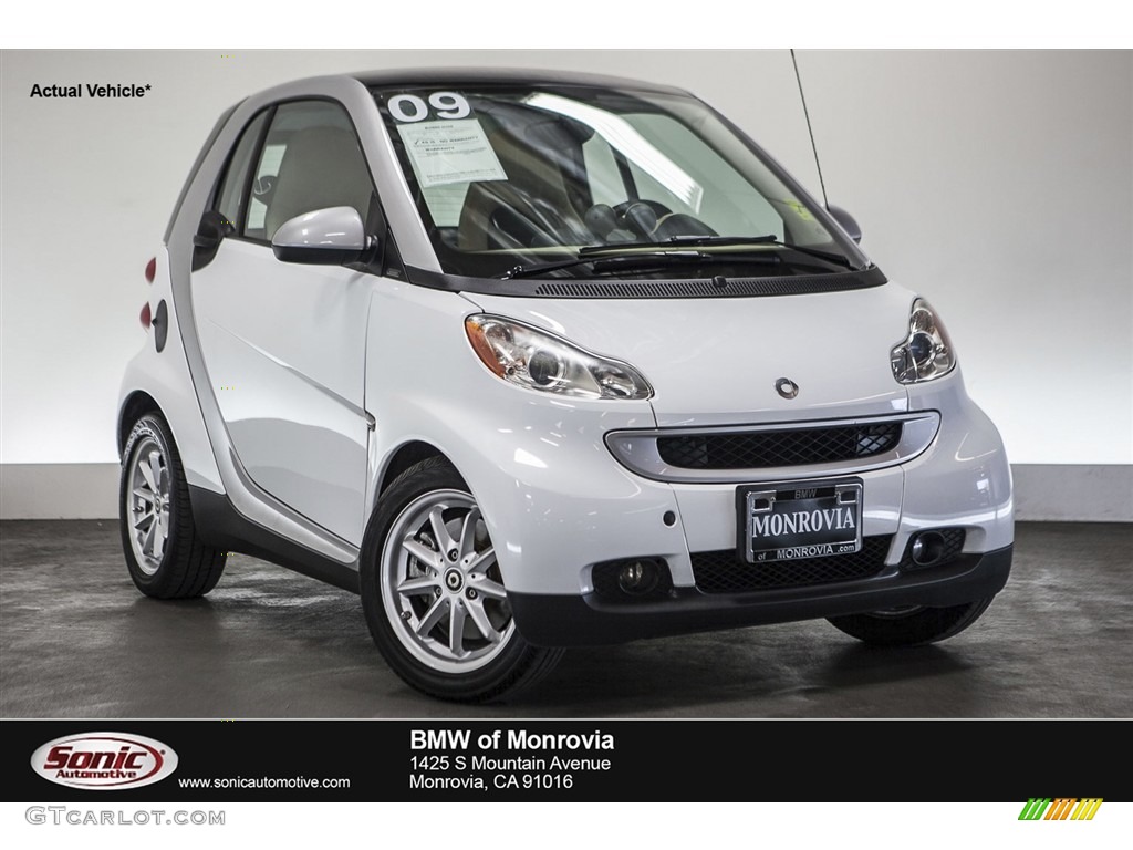 2009 fortwo passion coupe - Crystal White / Design Beige photo #1