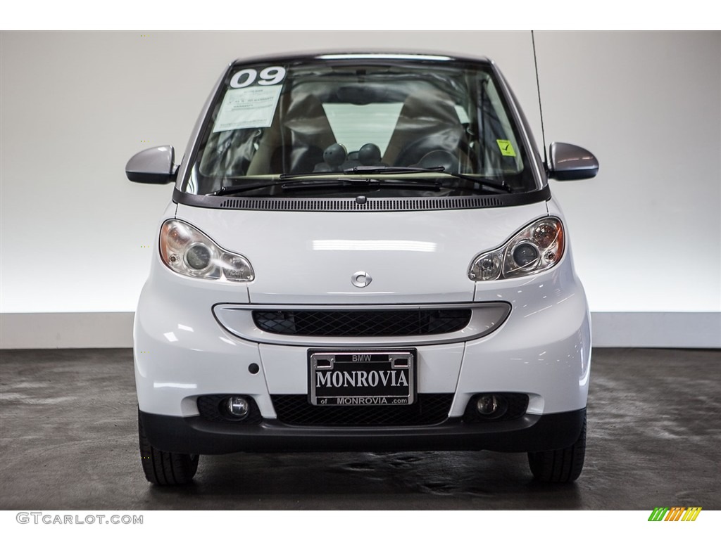 2009 fortwo passion coupe - Crystal White / Design Beige photo #2