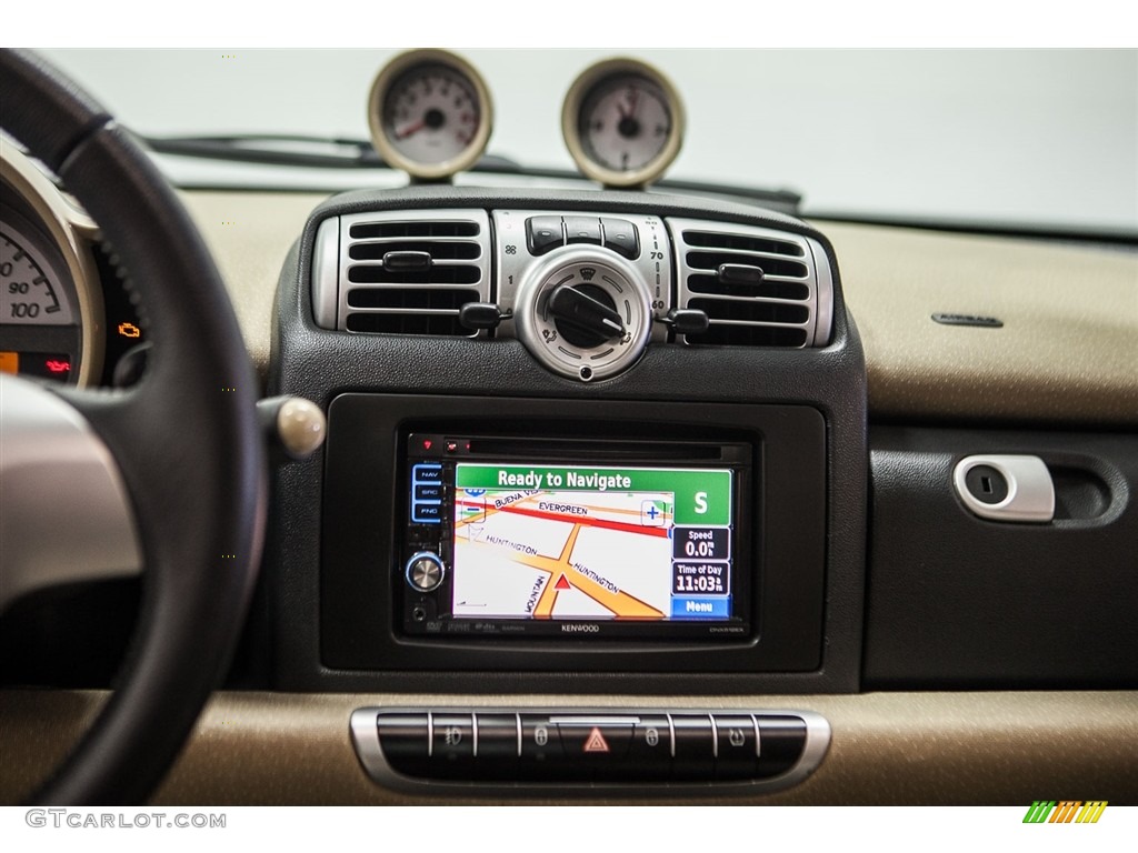 2009 fortwo passion coupe - Crystal White / Design Beige photo #5