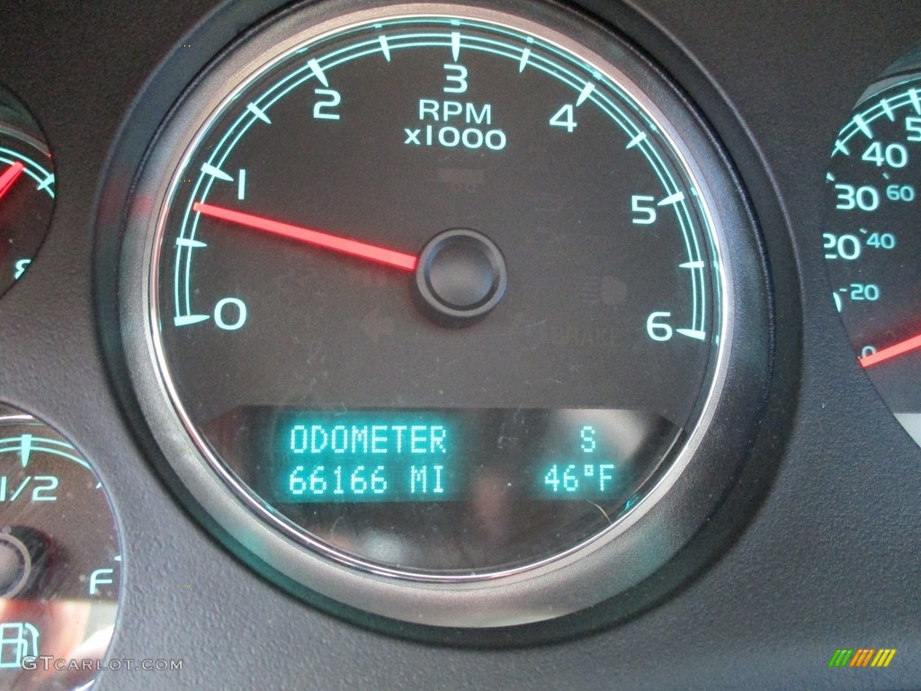 2011 Avalanche LS 4x4 - Sheer Silver Metallic / Ebony photo #40