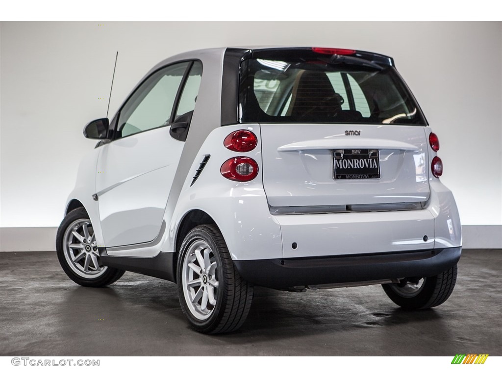 2009 fortwo passion coupe - Crystal White / Design Beige photo #10