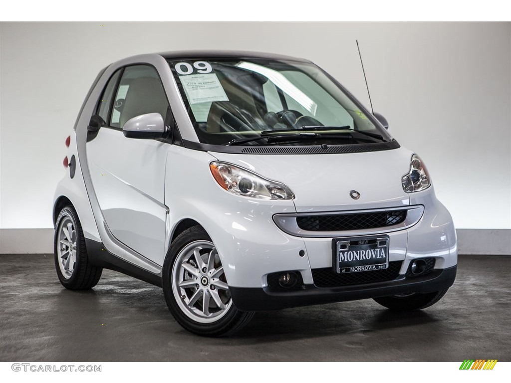 2009 fortwo passion coupe - Crystal White / Design Beige photo #12