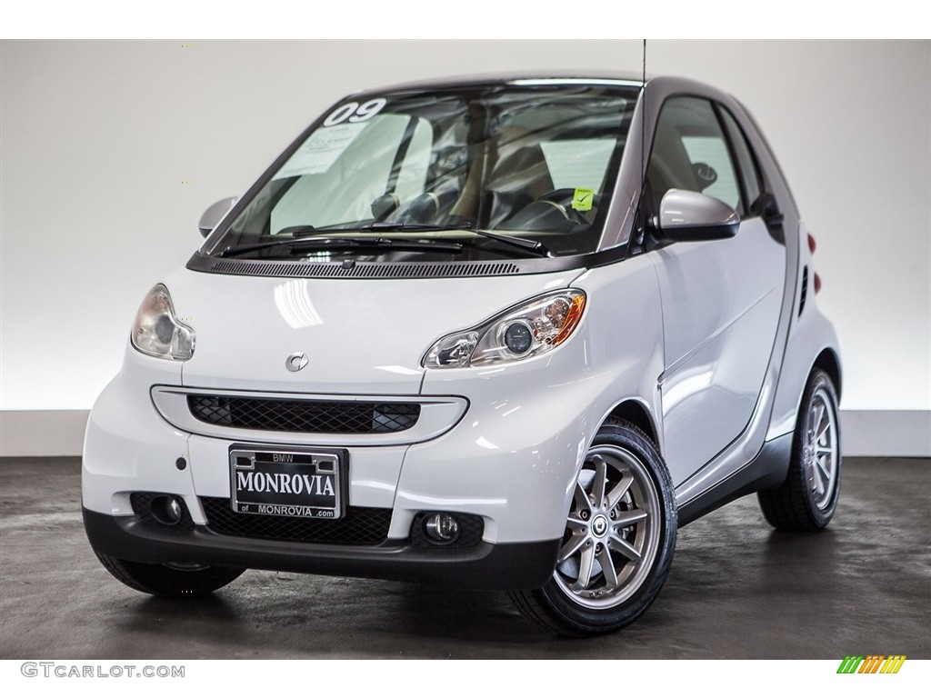 2009 fortwo passion coupe - Crystal White / Design Beige photo #13