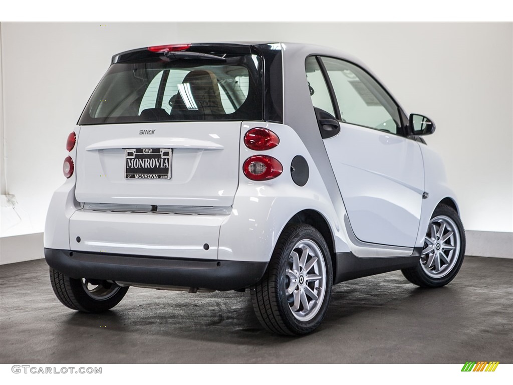 2009 fortwo passion coupe - Crystal White / Design Beige photo #14
