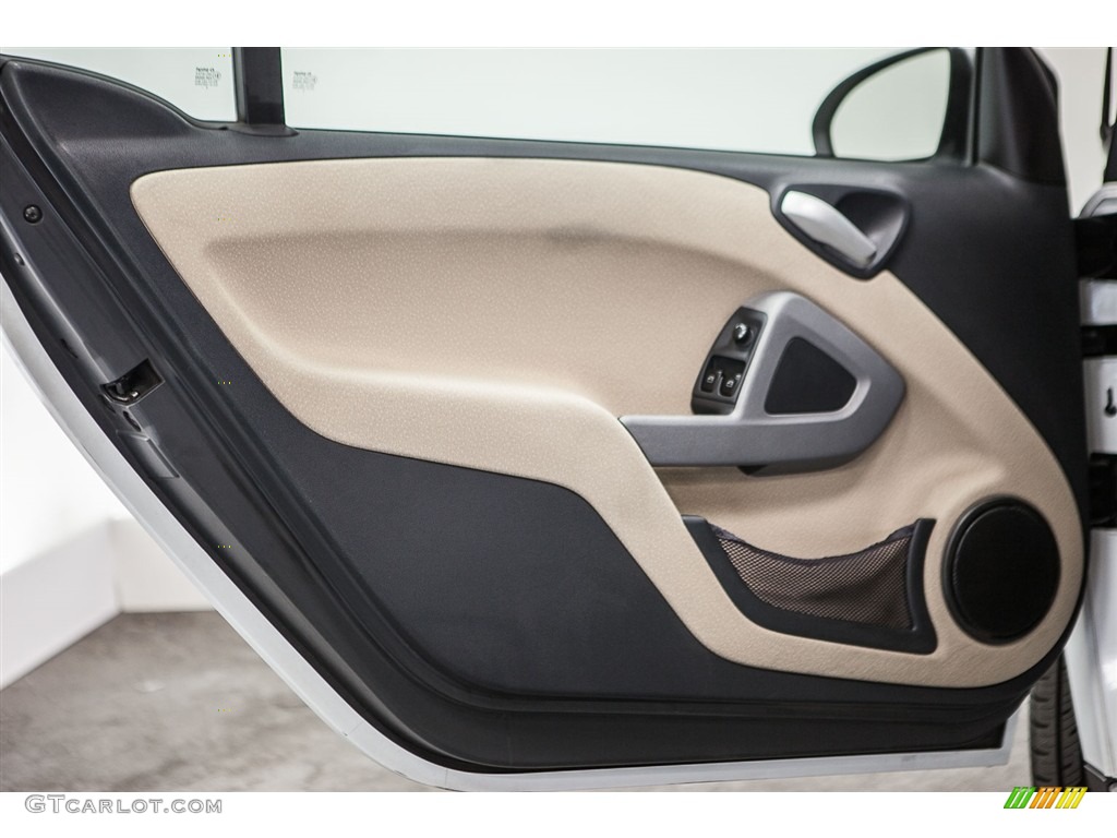 2009 fortwo passion coupe - Crystal White / Design Beige photo #20
