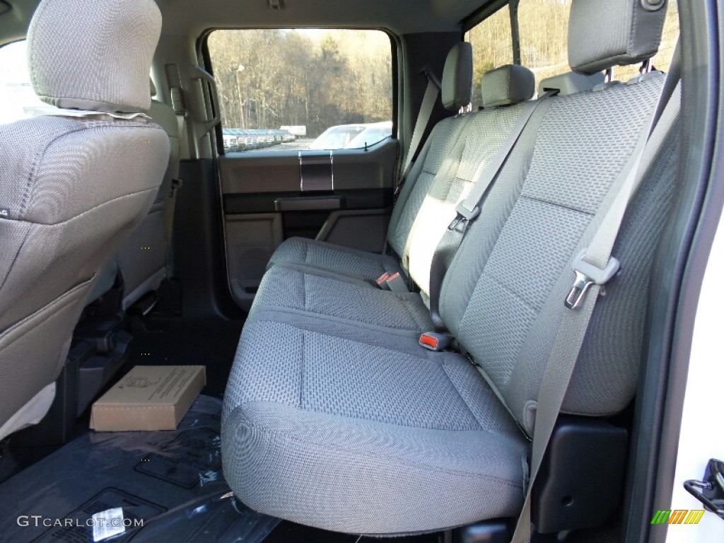 2016 F150 XLT SuperCrew 4x4 - Oxford White / Medium Earth Gray photo #10