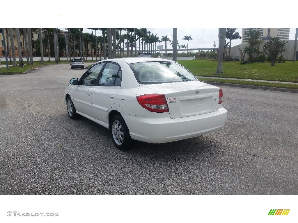 2004 Rio Sedan - Polar White / Gray photo #3