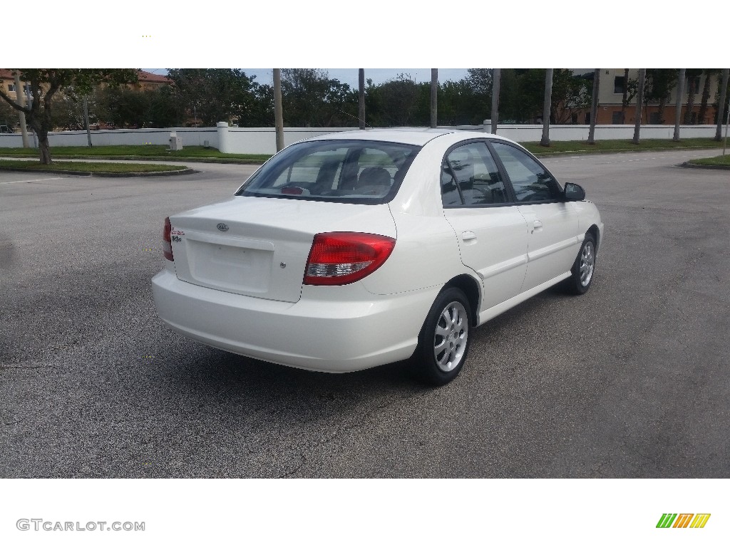 2004 Rio Sedan - Polar White / Gray photo #5