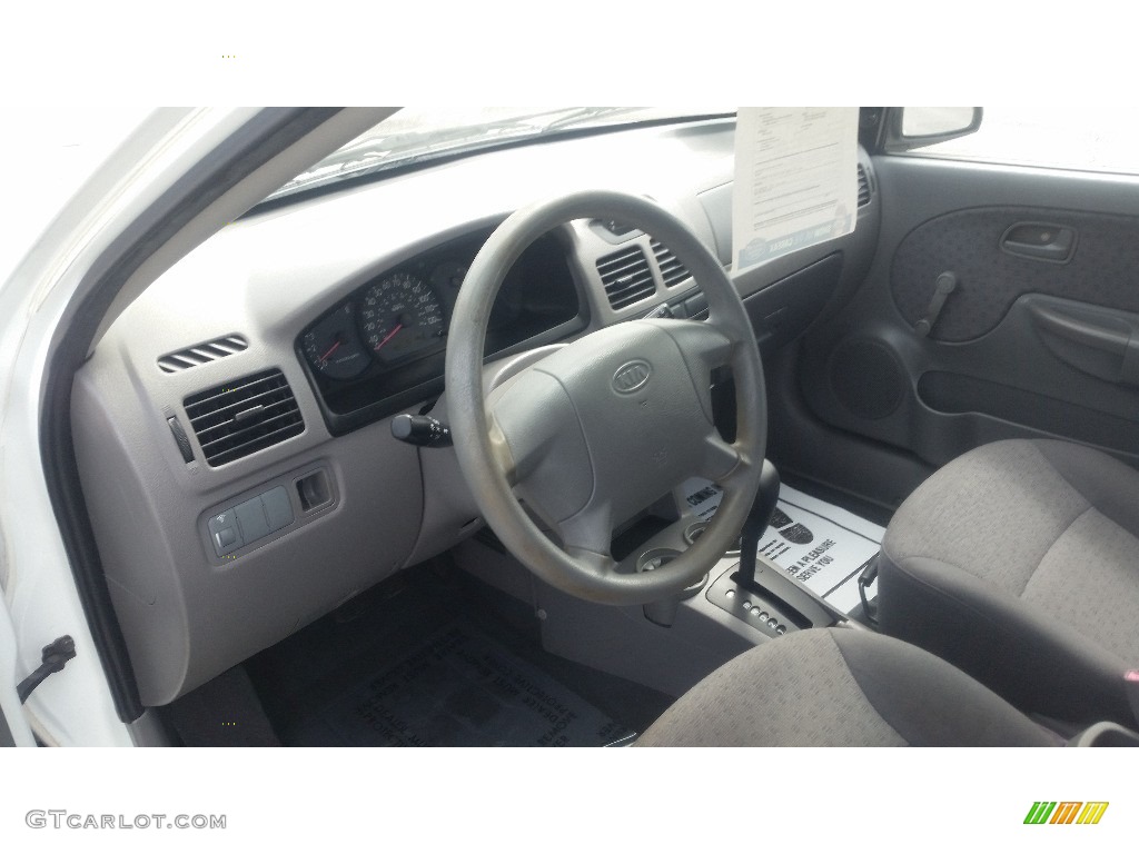 2004 Rio Sedan - Polar White / Gray photo #11