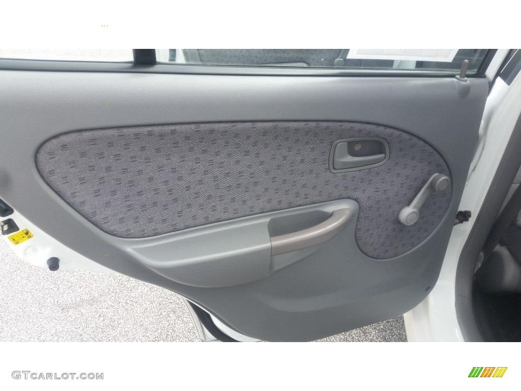 2004 Rio Sedan - Polar White / Gray photo #14
