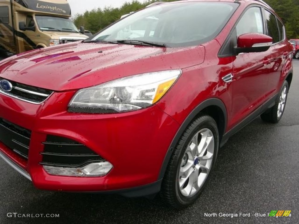 2016 Escape Titanium 4WD - Ruby Red Metallic / Charcoal Black photo #34