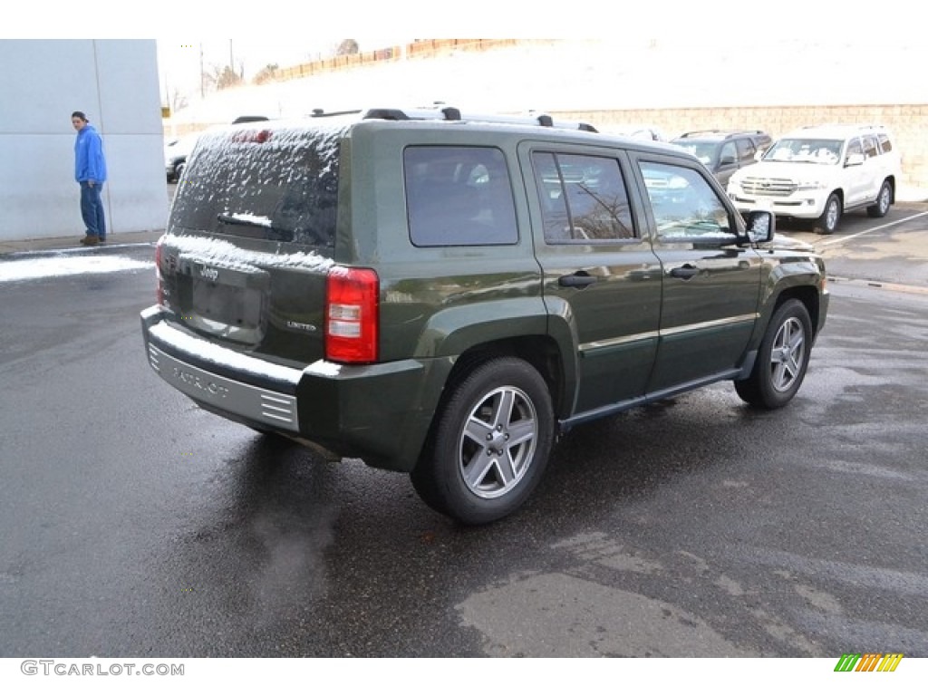 2007 Patriot Limited 4x4 - Jeep Green Metallic / Pastel Pebble Beige photo #2