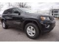 Brilliant Black Crystal Pearl - Grand Cherokee Laredo E Photo No. 4