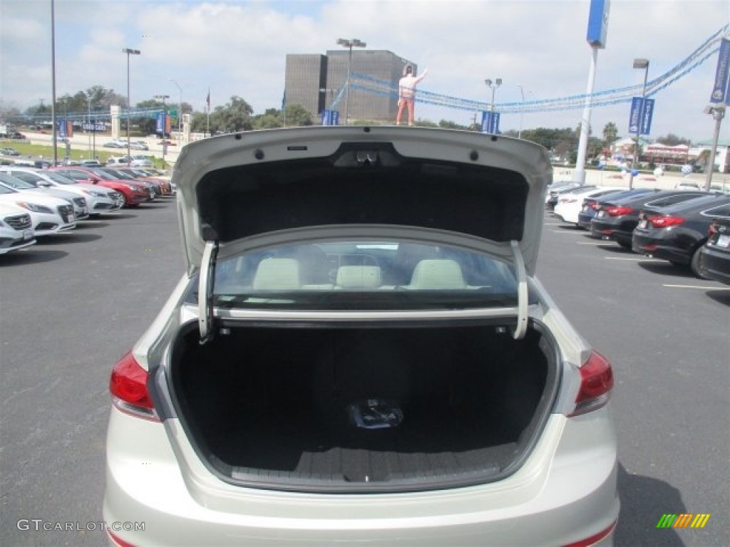 2017 Elantra SE - Beige / Beige photo #10