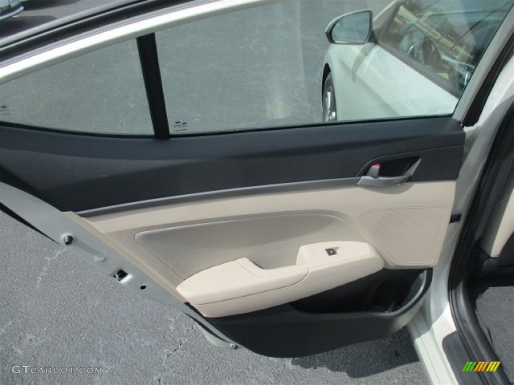 2017 Elantra SE - Beige / Beige photo #17